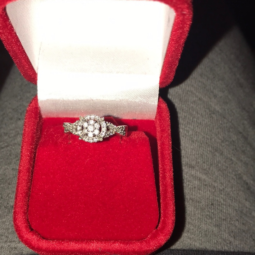 1/2 cttw diamond ring 💍